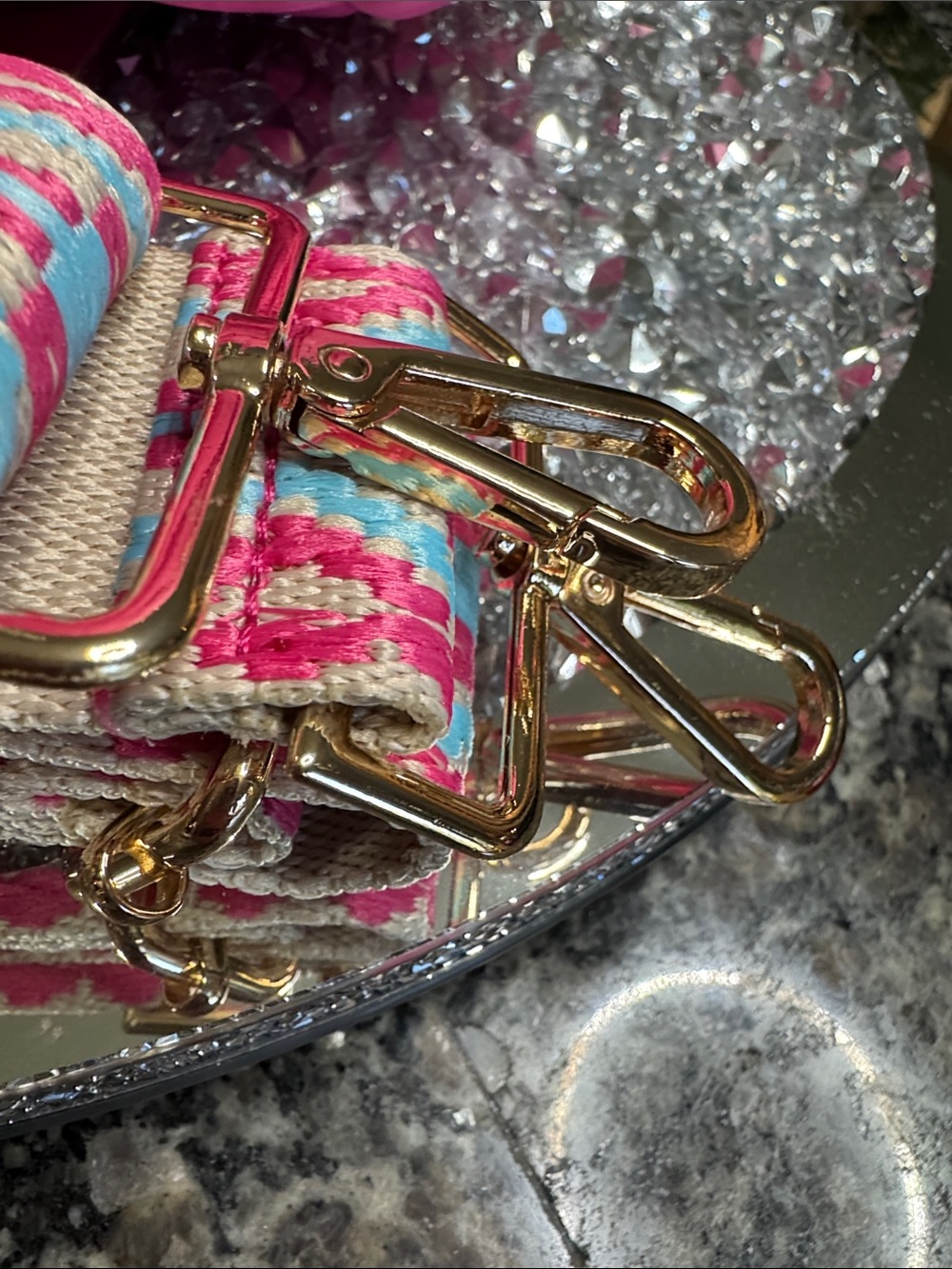 Wanderfull Quilted hydrobag Hot Pink Crossbody with tumbler holder inside NEW - Picture 7 of 16